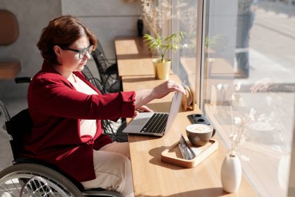 Comment obtenir un rachat de crédits en situation de handicap ou d’invalidité ?