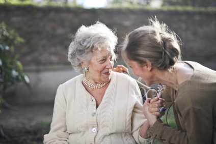 Prêt viager hypothécaire pour les personnes âgées : avantages et inconvénients